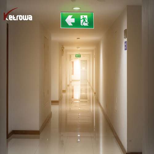 چراغ اضطراری و خروج