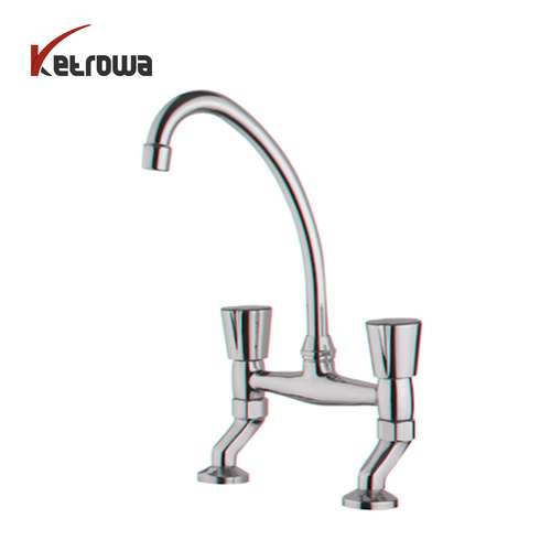 شیر توکاسه - سه پر کاستا